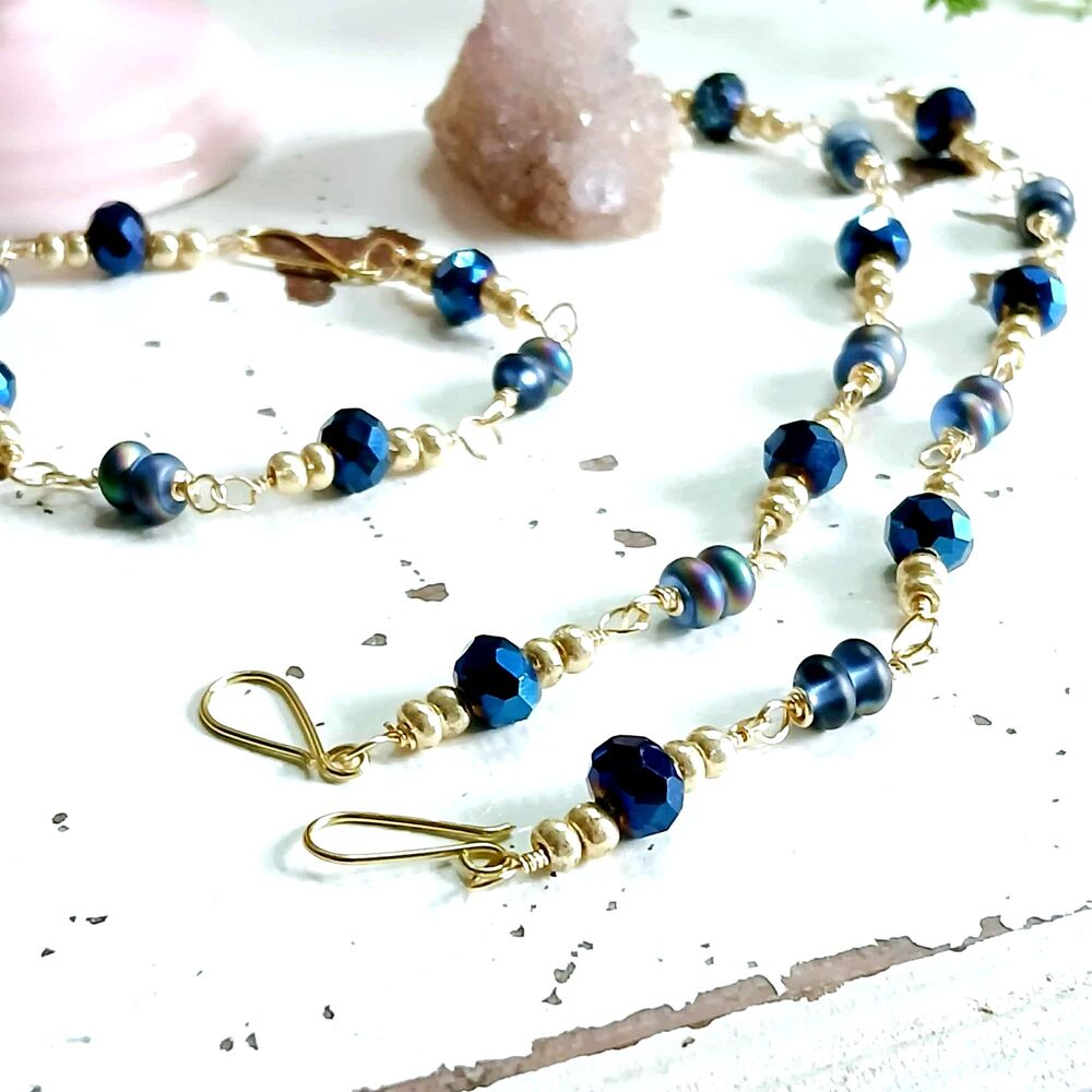 Boho Chic Blue Glass Beaded Bracelet, Holographic Faceted Glass, 6.5"